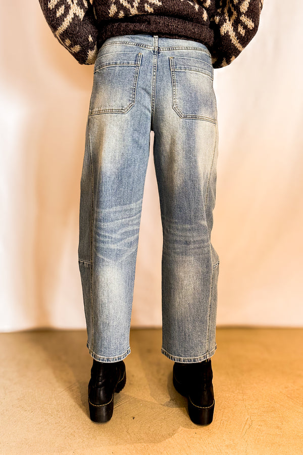 Loose Fit Barrel Jeans / Medium Wash - Image 4