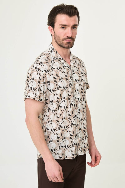 Men’s Camel Patterned Short-Sleeved Casual Shirt. - Image 2